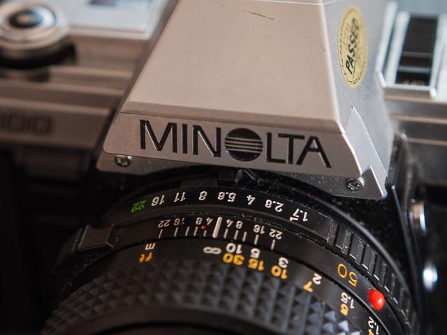 Minolta X-300 logo detail