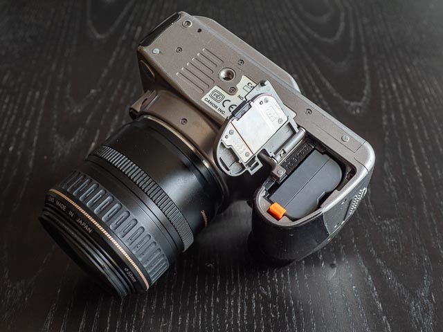 Canon EOS 300D bottom of camera