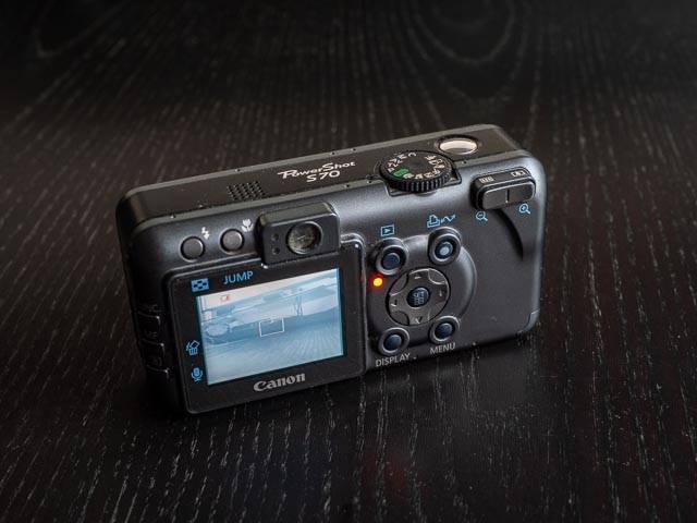 Canon PowerShot S70 back