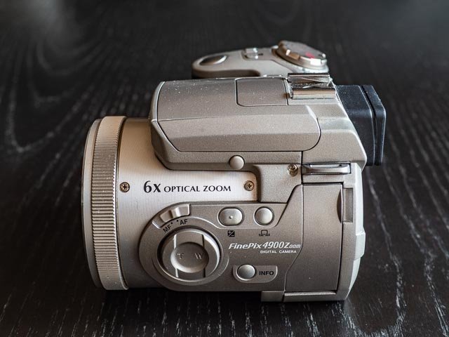 Fujifilm Finepix 4900 Zoom lens controls