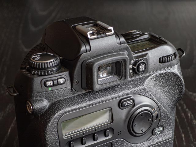 Fujifilm FinePix S2 Pro upper back controls