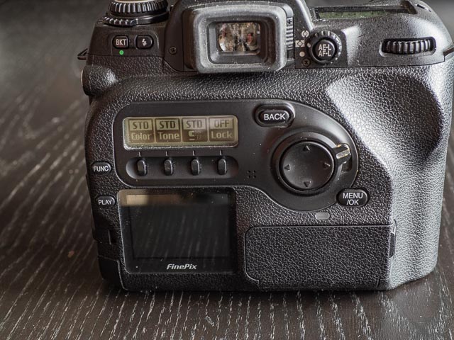 Fujifilm FinePix S2 Pro rear digital controls 3