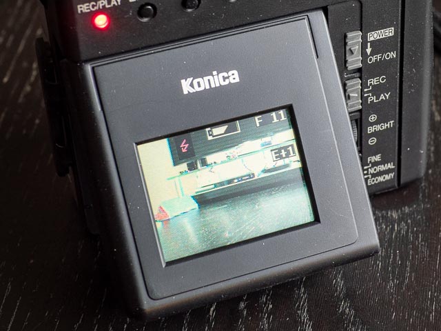 Konica Q-mini rear monito
