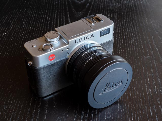 Leica Digilux 2 with lens cap