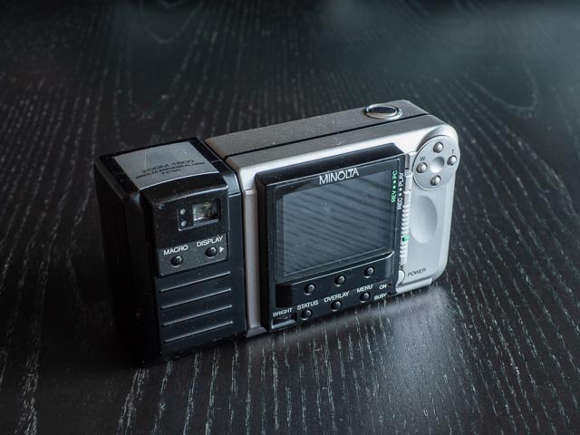 Minolta DiM&Acirc;GE EX Zoom 1500 controls on the rear of the camera.