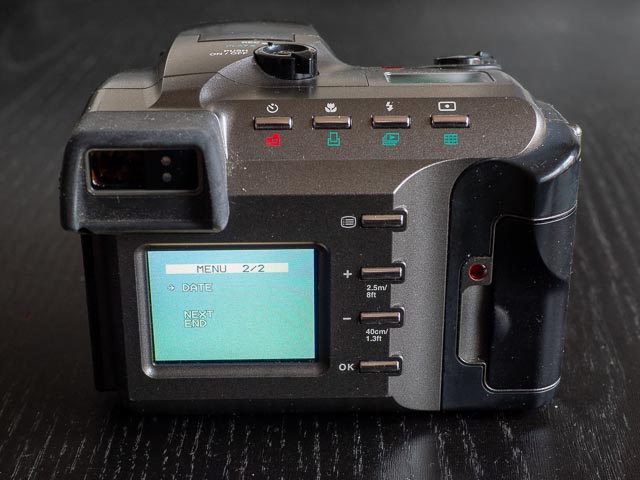 Olympus Camedia C-1400L battery compartment