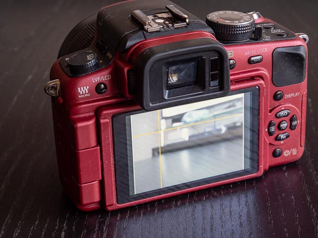 Setting guide-line positions on the Panasonic G1.