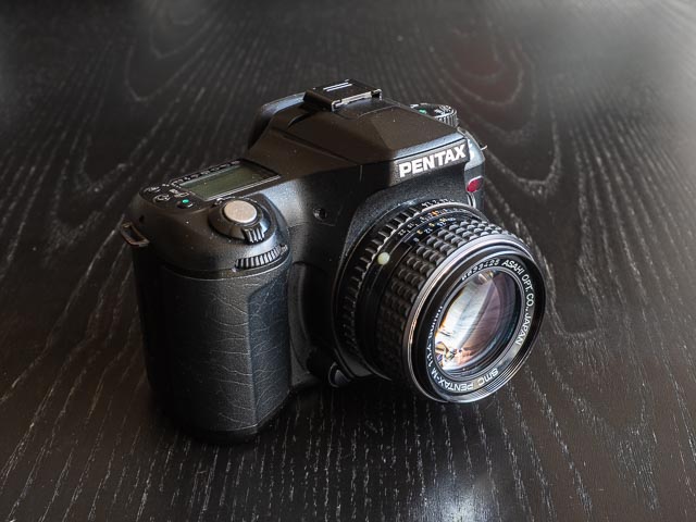 Pentax *ist D fitten with an SMC Pentax-M 50mm f/1.4 lens from 1975.