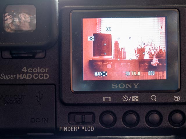Sony F828 monitor after mounting the R72 Filter.