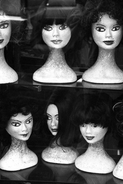 Black and white gallery image 36