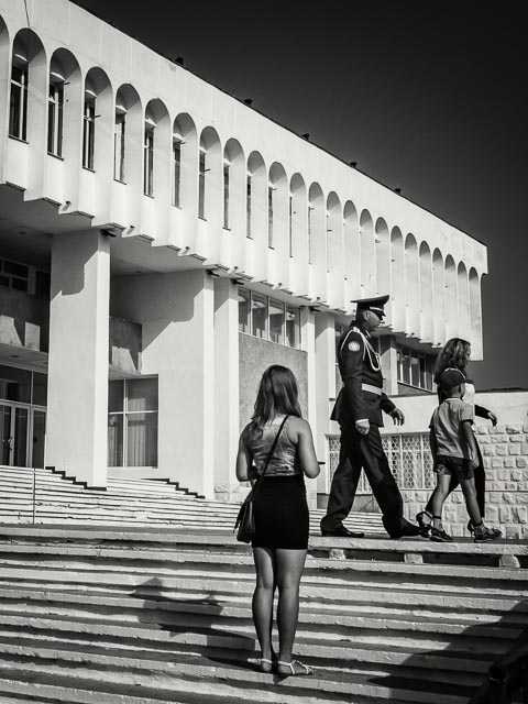 Black and white gallery image 7