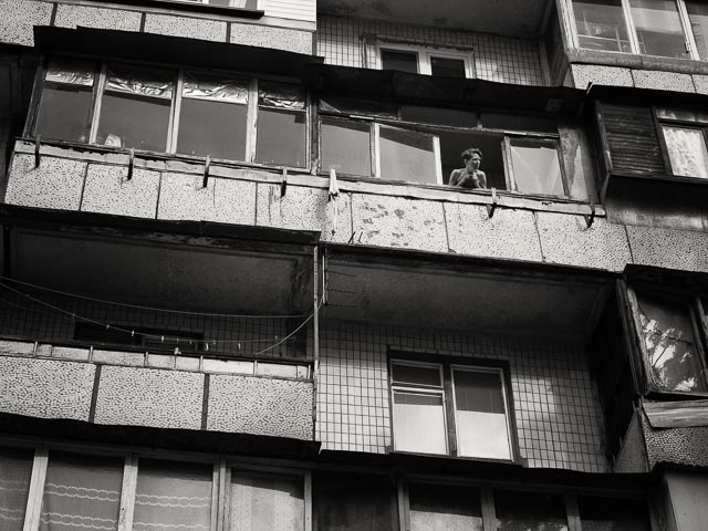Black and white gallery image 6