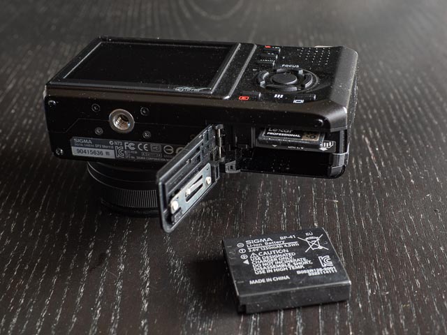 Sigma DP2 Merrill bottom