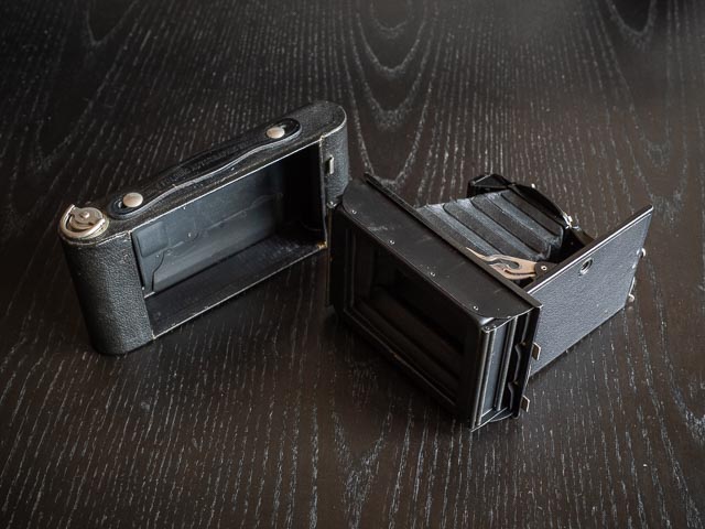 Kodak No. 2 Folding Autographic Brownie camera with the back and bellows/lens unit removed.